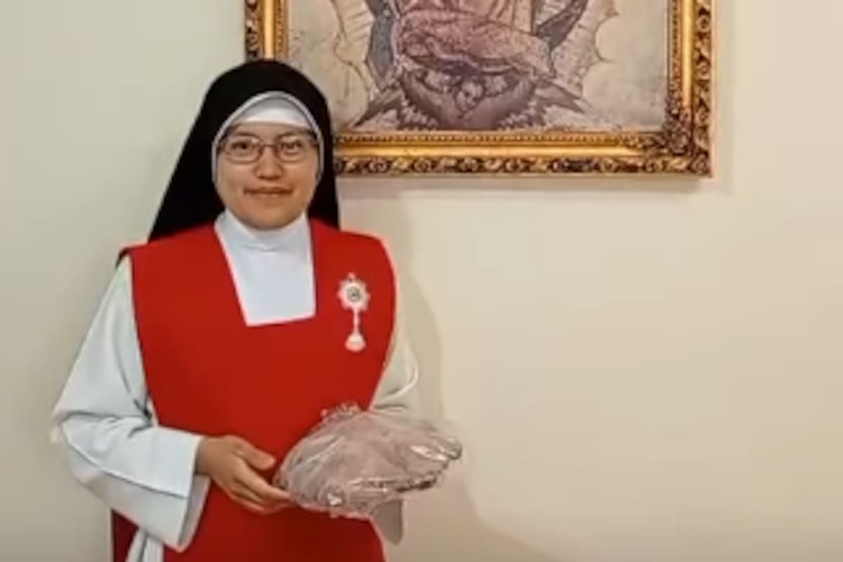 Ofrecen Pan de Muerto con Amor y Bendiciones en Hermosillo