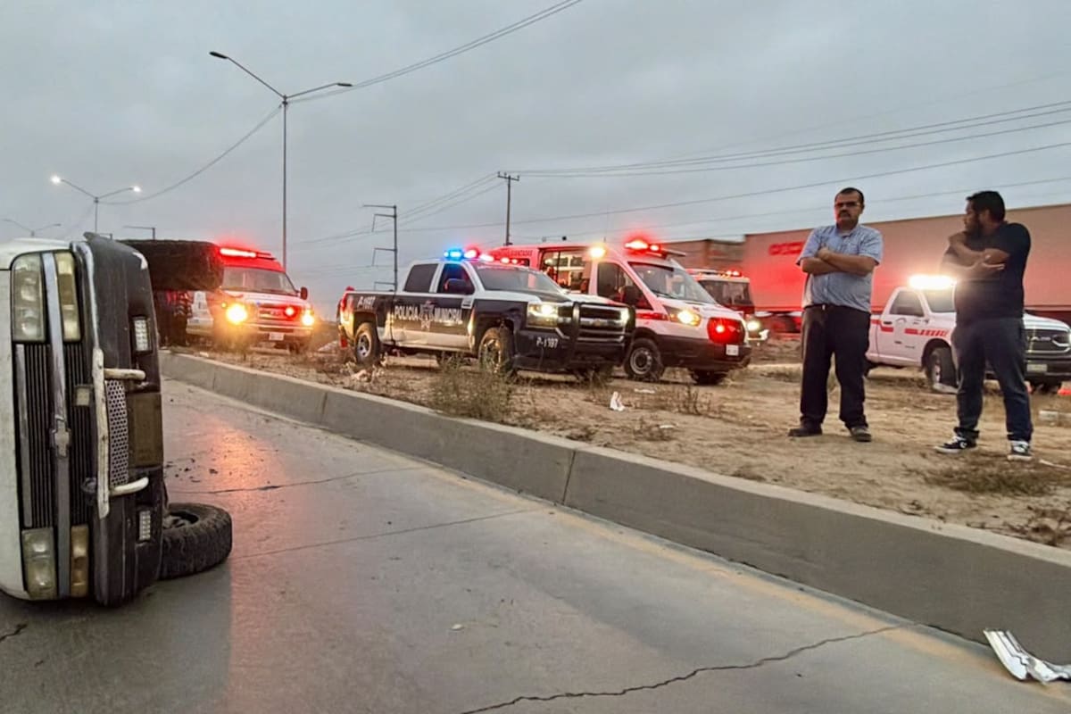 Accidente en bulevar 2000 deja 27 heridos; taxi cae a barranco