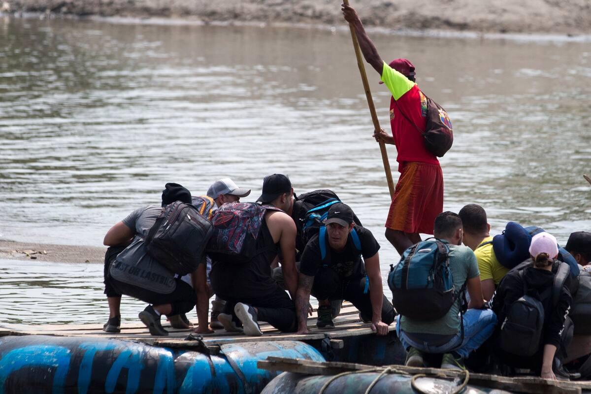 "Abrieron la puerta a patadas": Se fugan cubanos de estación migratoria