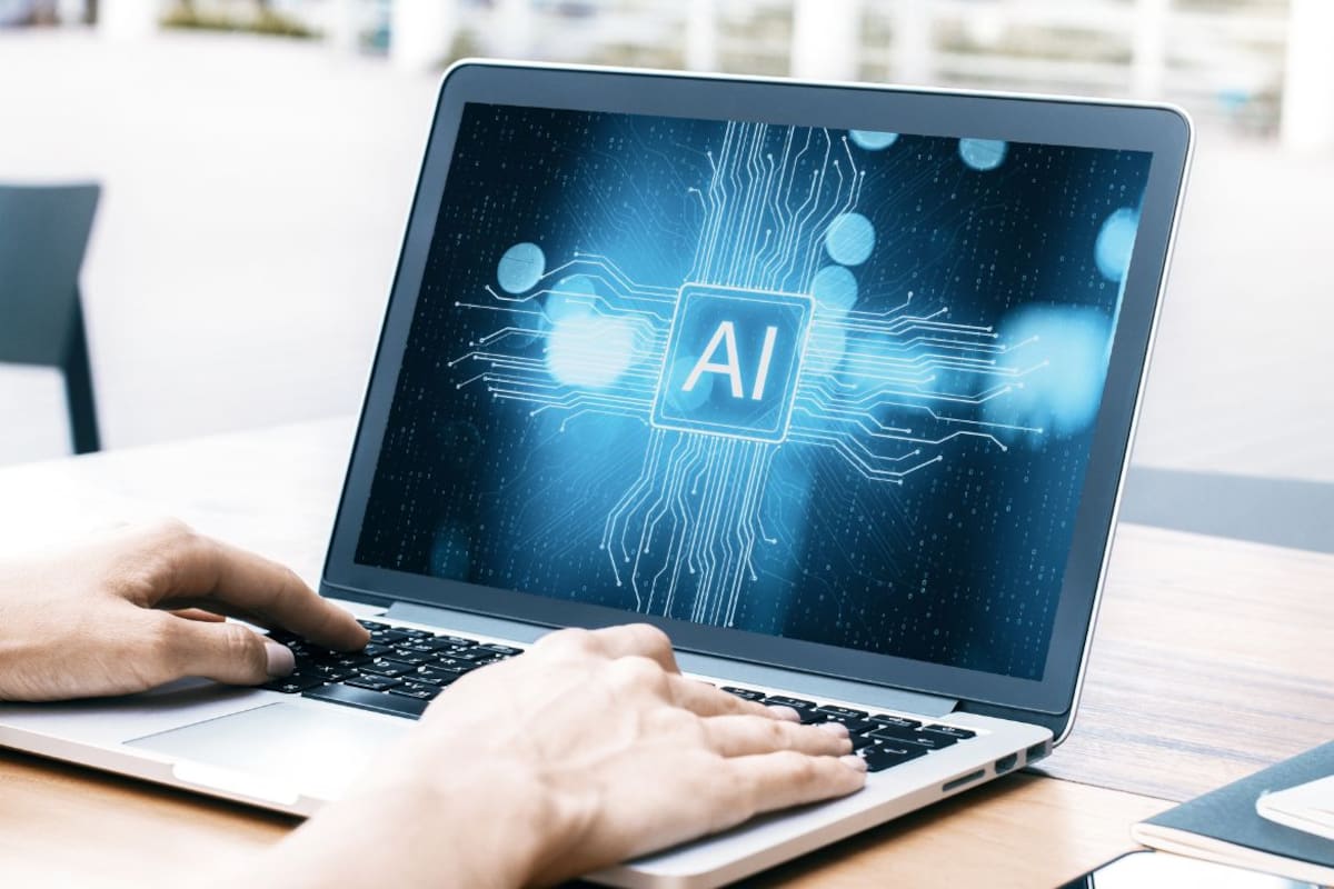 China endurece las reglas para la inteligencia artificial: Alibaba, ByteDance y Tencent eliminan funciones que hacían más “humanos” a sus chatbots