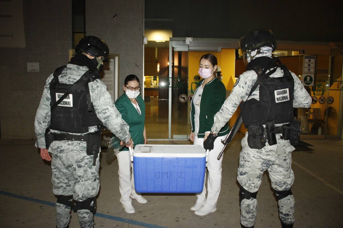 Realiza IMSS, Sedena y Guardia Nacional operativo por llegada de vacuna Covid