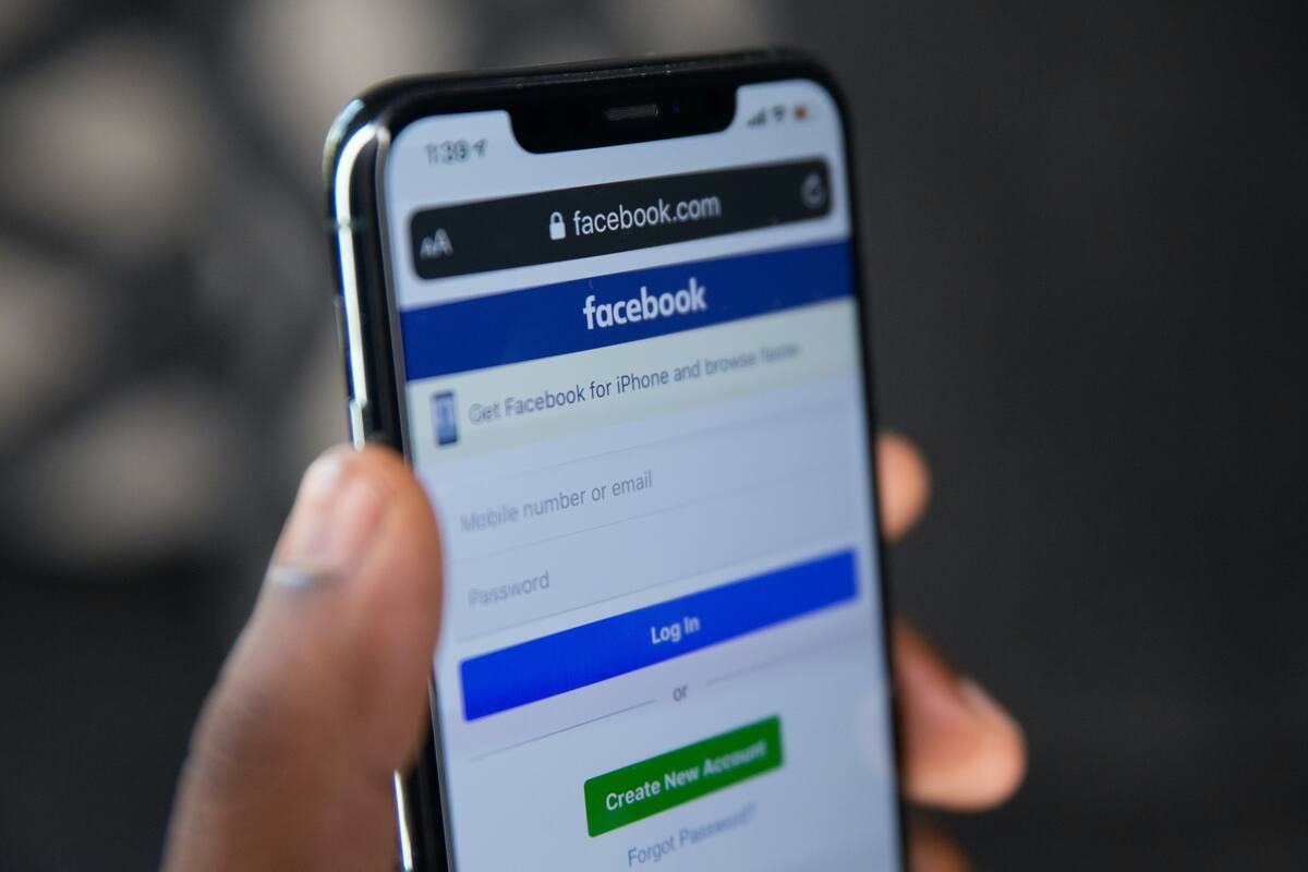 Facebook prueba la opción de crear hasta cinco perfiles