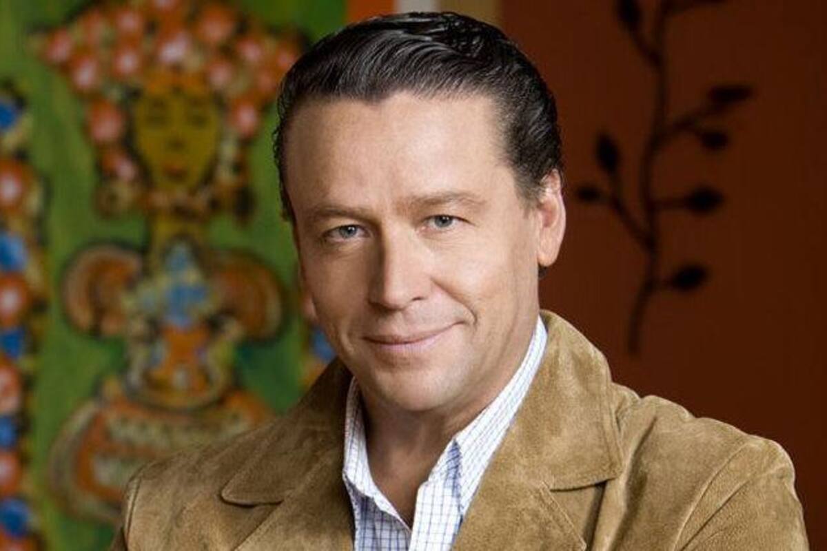 Alfredo Adame felicita a Sasha Sokol por denunciar a Luis de Llano