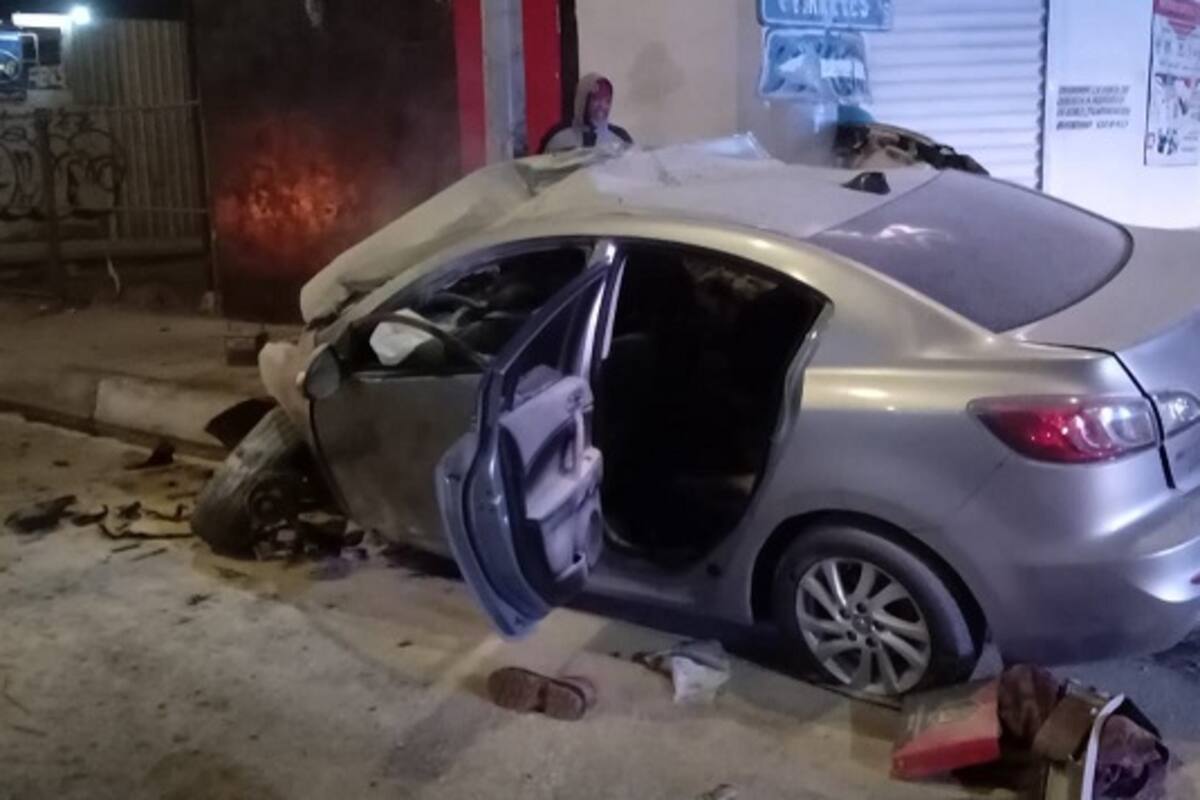 Grave joven tras chocar contra un poste