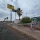 Derriban poste con un Infiniti en Mexicali y huyen del lugar