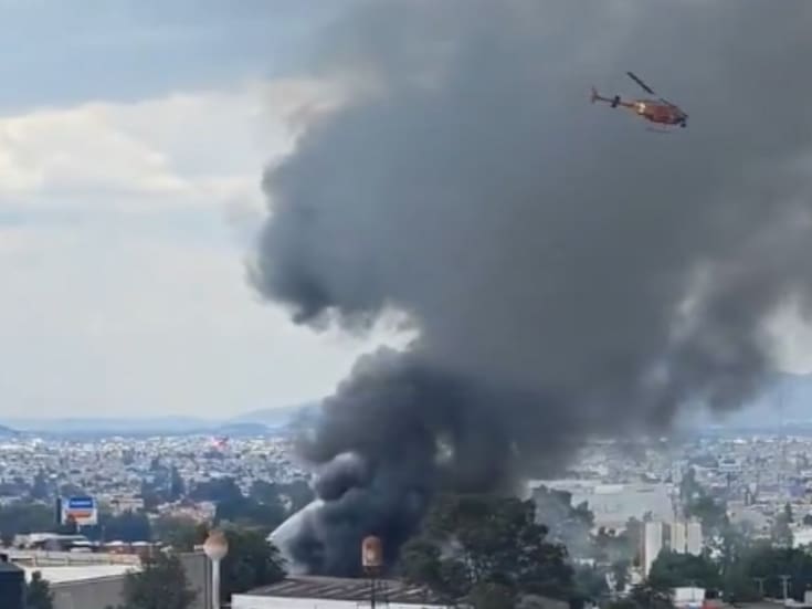 Incendio de gran magnitud en bodega de pinturas alarma a Los Reyes La Paz