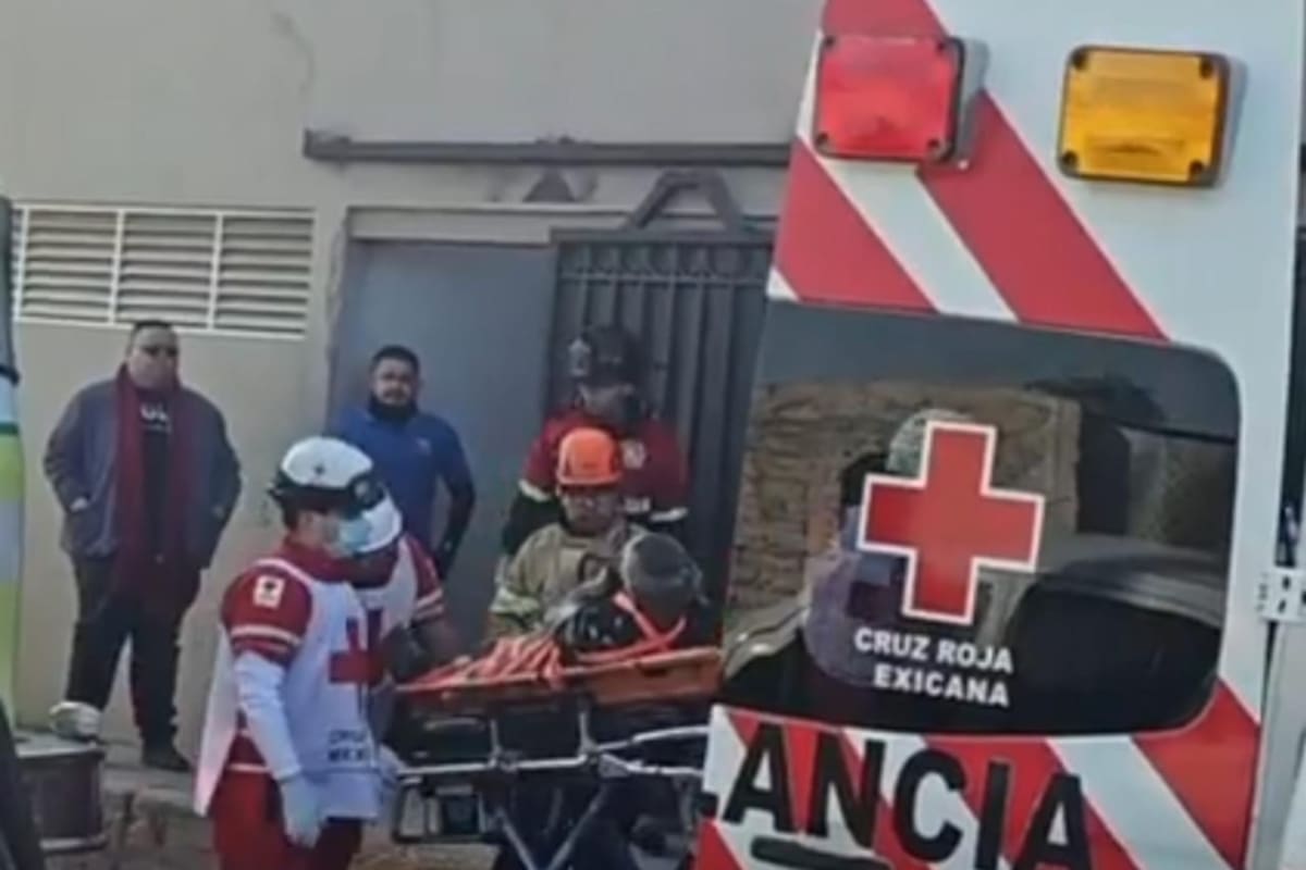 Se electrocuta trabajador en techo de autoservicio