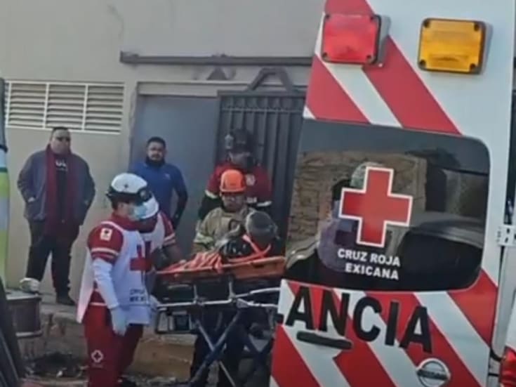 Se electrocuta trabajador en techo de autoservicio