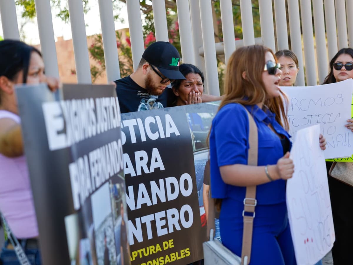 El joven presuntamente fue asesinado por un familiar de su novia tras una riña ocurrida durante una reunión la madrugada del pasado lunes.
Fotos Johnny Morales