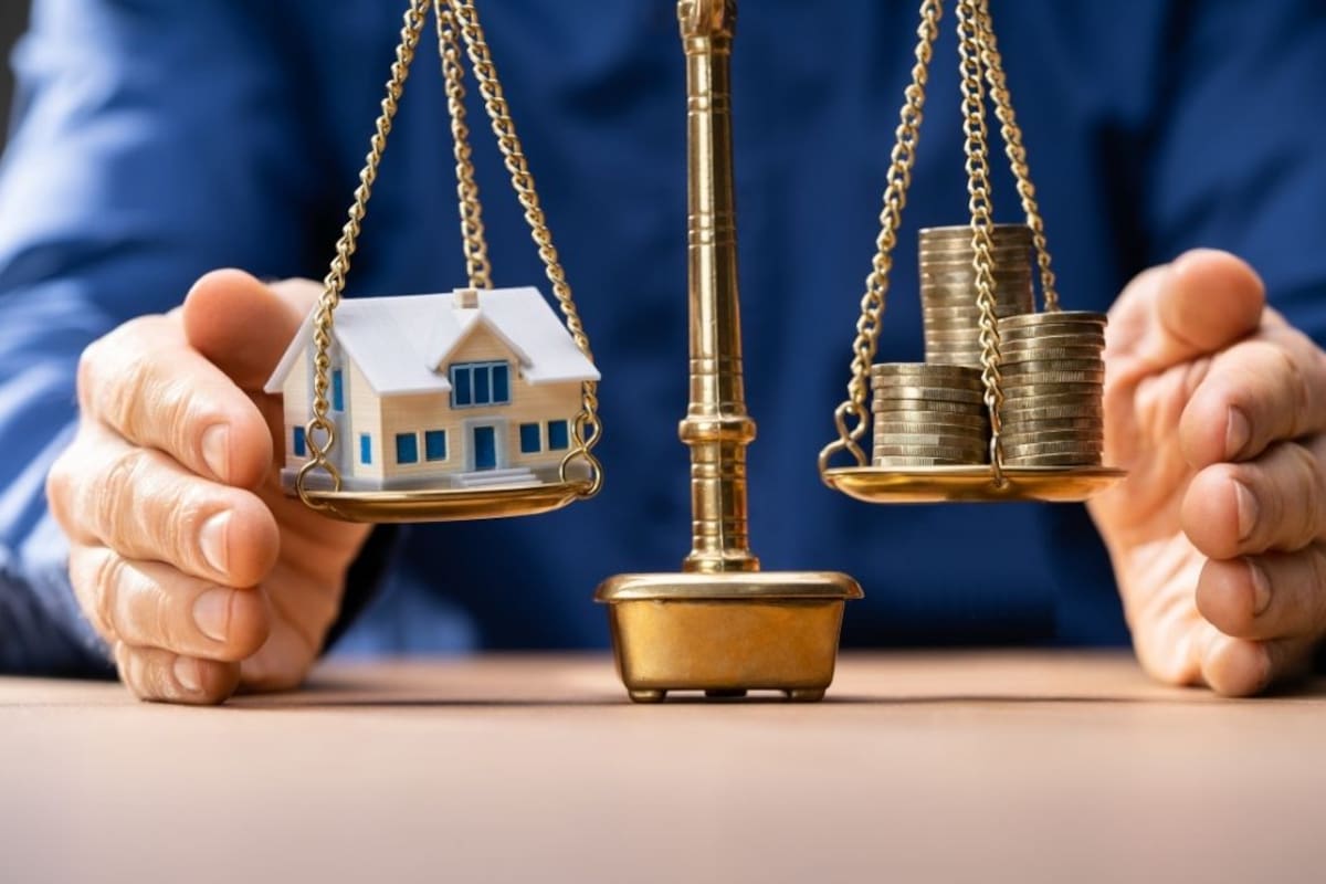 Qué es la discrepancia fiscal ante el SAT, cuáles son sus características principales y con cuántos años de prisión se castiga cuando una persona física realiza gastos o compras que superan sus ingresos declarados