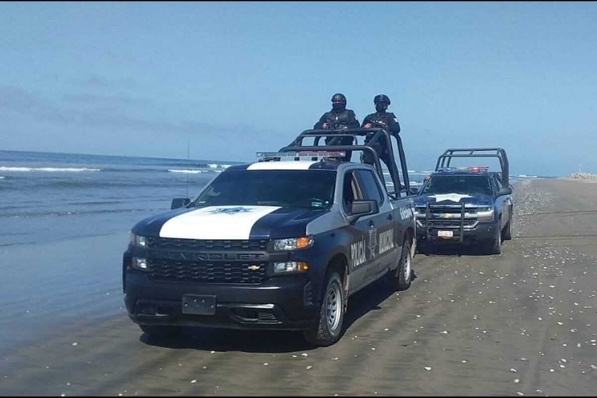 Autoridades realizan operativos de vigilancia en playas de Sinaloa por festejos del Día de las Madres