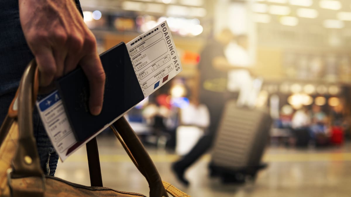 Durante la primera quincena de julio, el transporte aéreo registró el mayor incremento entre todos los productos y servicios, al aumentar 12.44%, impulsado por la temporada vacacional de verano | Foto: Canva