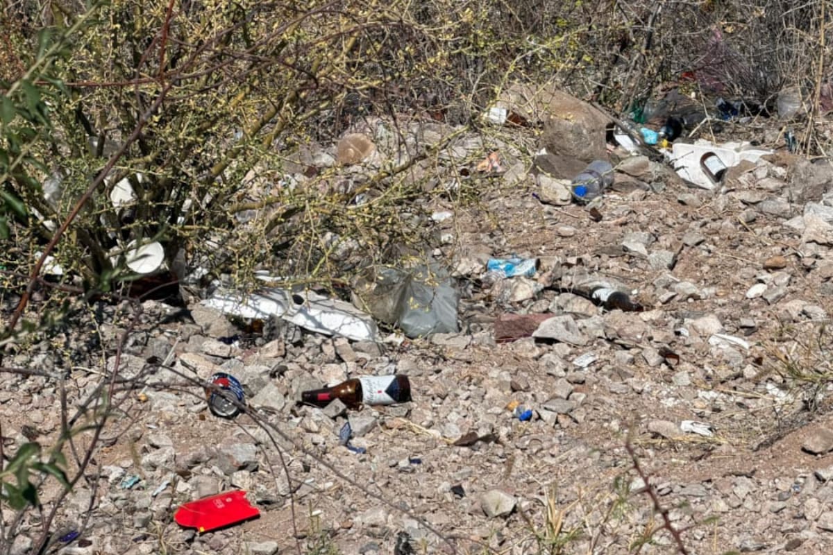 Utilizan mirador de la presa como basurero