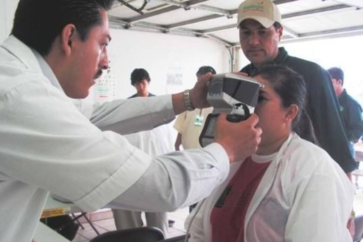 Detecta Colegio que cadenas nacionales ofrecen servicio de optometría sin especialistas