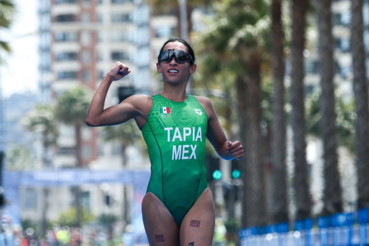 Sorprende a Rosa María Tapia remontada en triatlón de París 2024