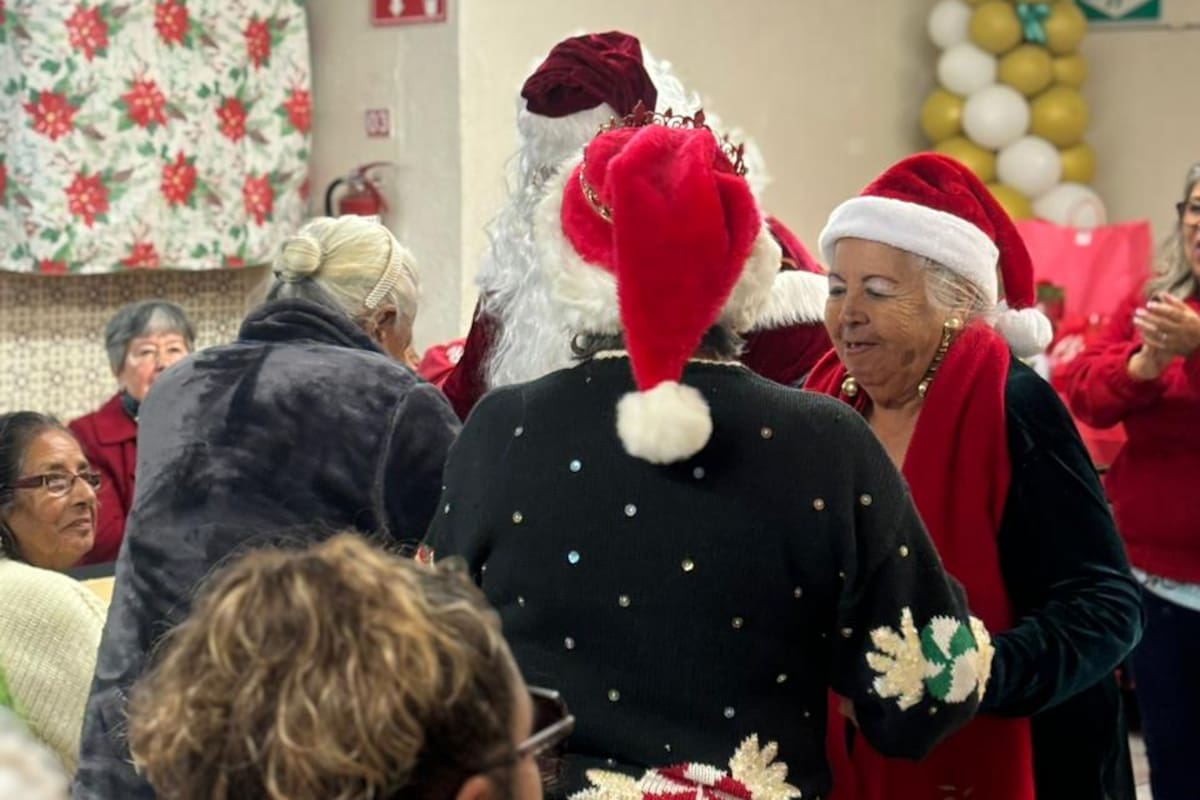 Celebran a abuelitos del DIF Nezahualcóyotl en Lomas Taurinas