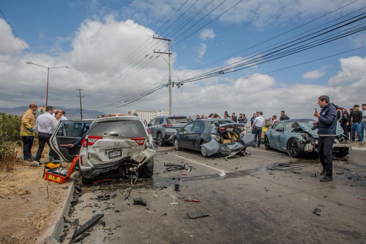 Seis autos y una motocicleta involucrados: así fue la aparatosa carambola en Tijuana