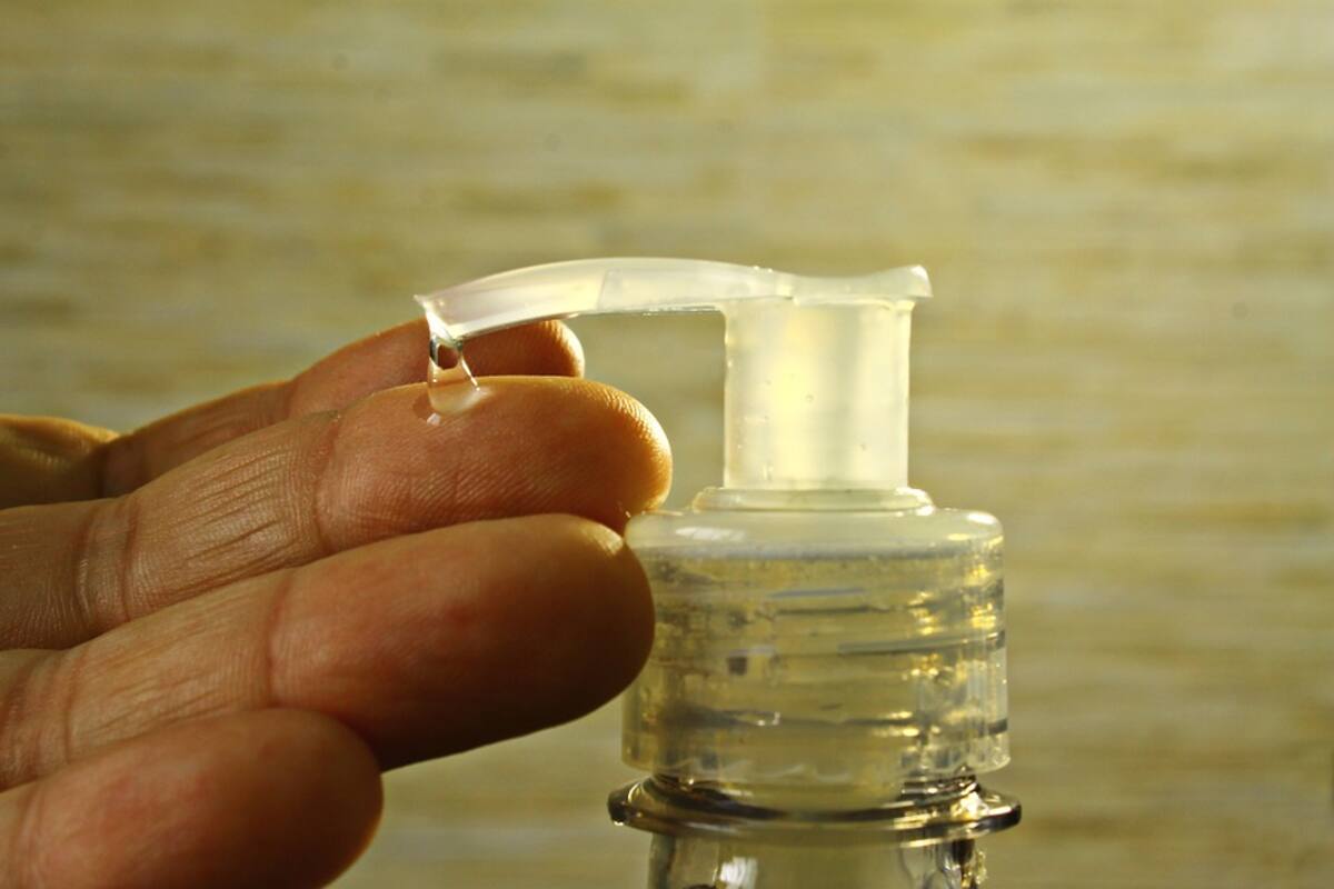 Alerta Cofepris sobre 9 marcas de gel antibacterial con metanol