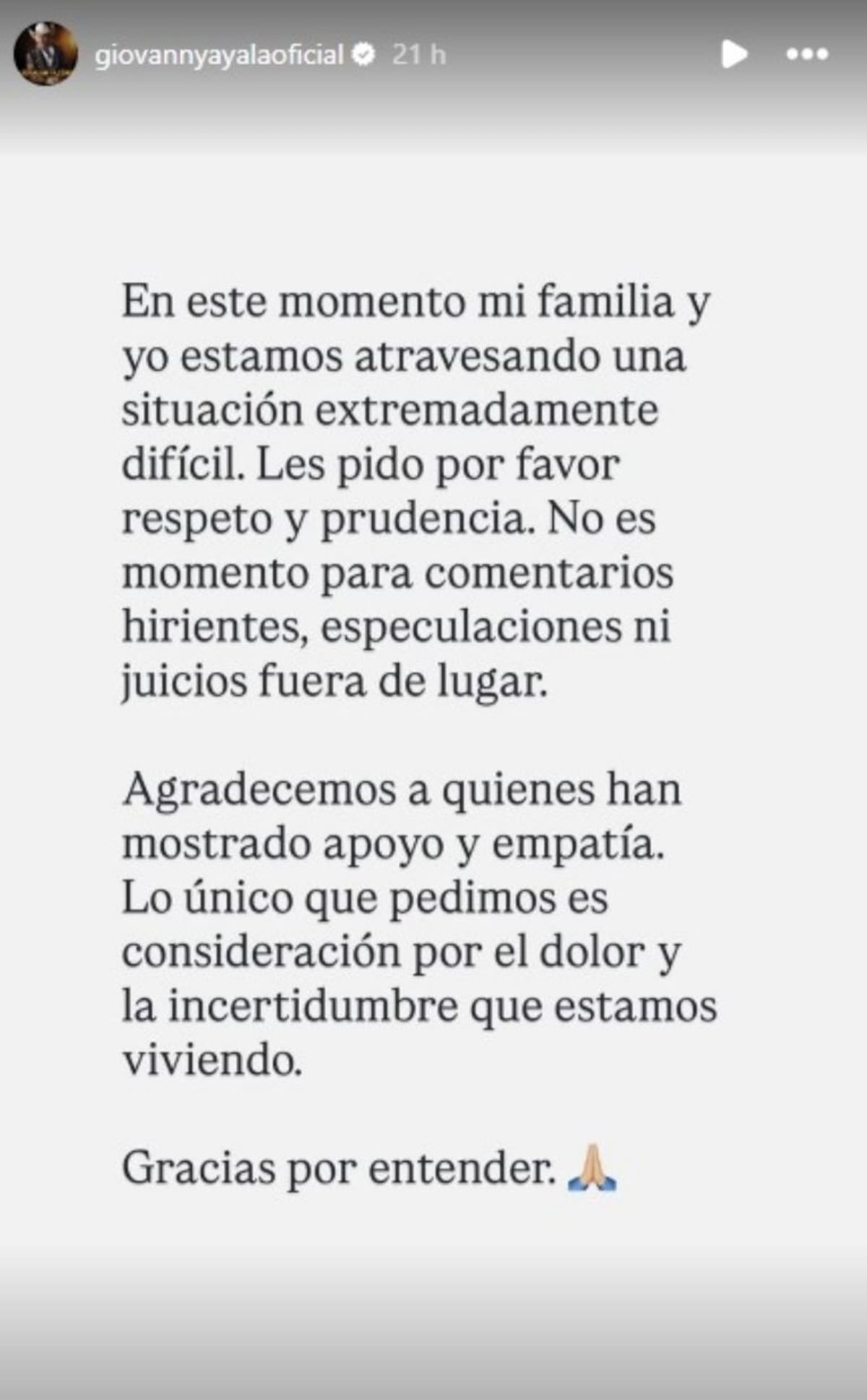 El cantante de música popular pidió respeto y prudencia tras confirmarse la privación ilegal de la libertad de su hijo y mánager, Miguel Ayala, ocurrida en el Valle del Cauca. Foto: Heraldo de México
