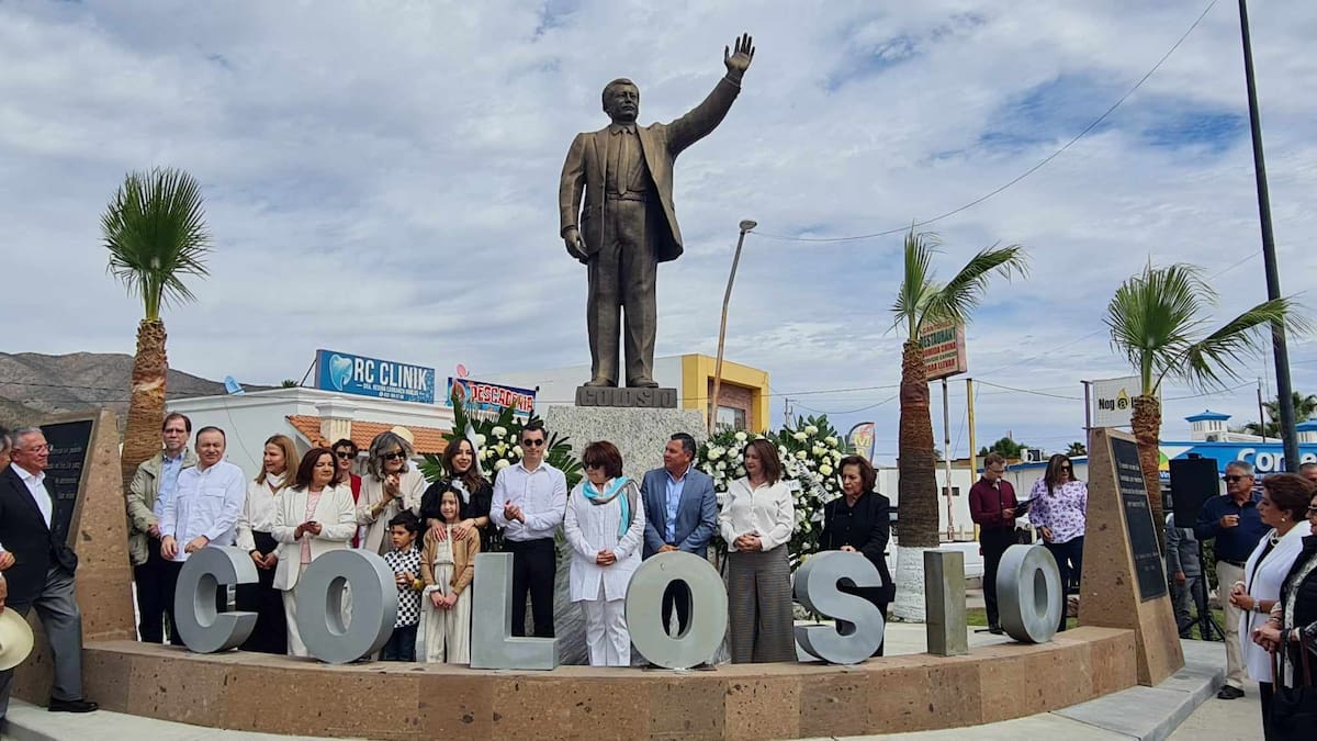 En Magdalena de Kino, Sonora las familias Colosio Murrieta y Colosio Riojas realizaron una guardia de honor en el monumento al político Luis Donaldo Colosio Murrieta a 30 años de su muerte. FOTOS: JULIÁN ORTEGA