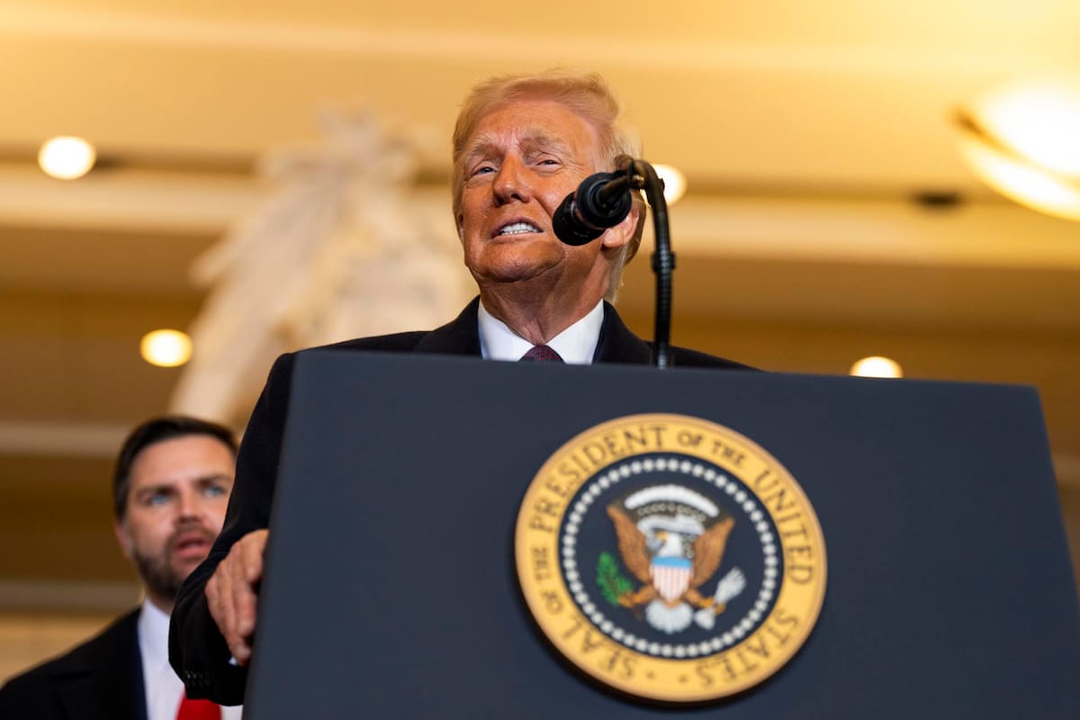 Washington (United States), 20/01/2025.- President Donald Trump addresses guests and supporters in an overflow room in Emancipation Hall of the U.S. Capitol for his Inauguration ceremony in Washington, D.C., on Monday, January 20, 2025. EFE/EPA/Greg Nash / POOL