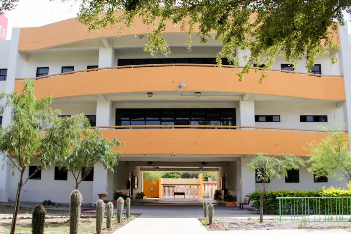 Recibe la UES mil 870 solicitudes para nuevo ingreso