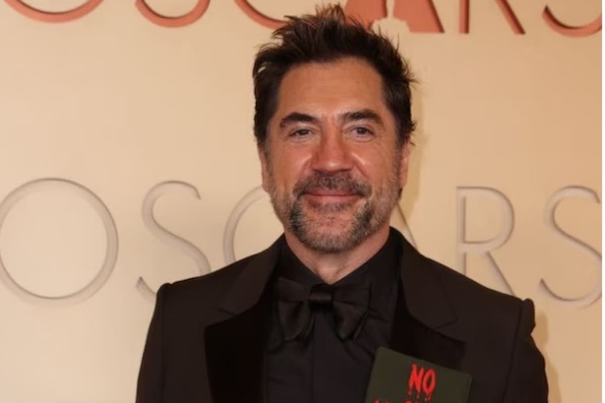 Javier Bardem llega a la alfombra roja del Oscar con mensaje “No a la guerra”