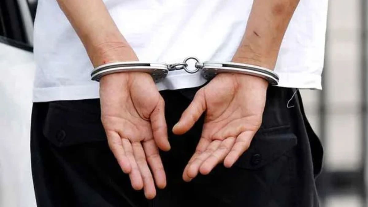 Pareja vegetariana enfrenta juicio por asesinato tras muerte de su hija de tres años; la niña se alimentaba solo de yogur, mantequilla y lentejas, según acusación