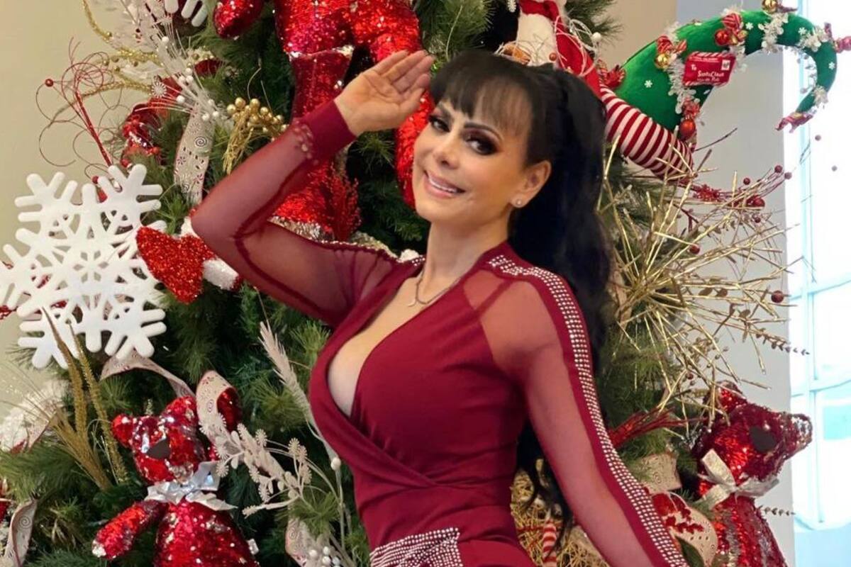 Maribel Guardia enciende las redes sociales por vestido blanco transparente