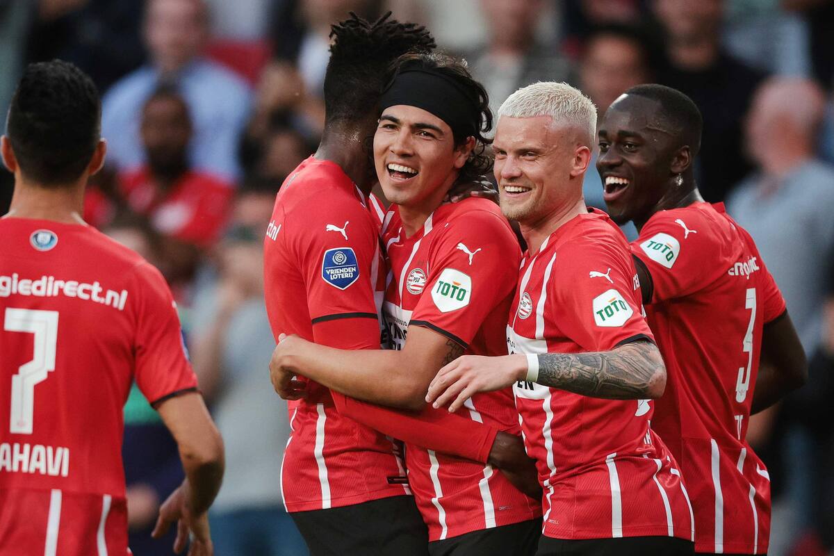 Érick Gutiérrez anota golazo al ángulo de larga distancia en triunfo de PSV (VIDEO)