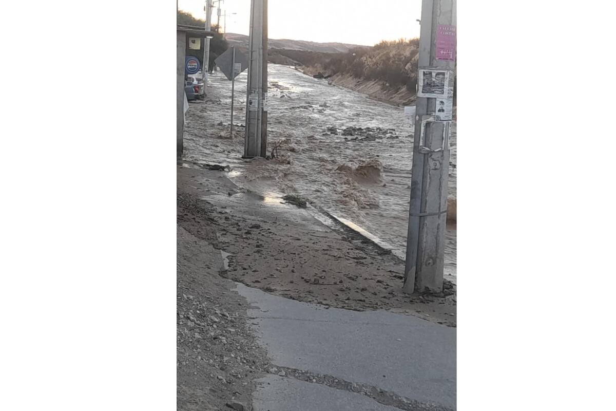 Reportan ‘mega’ fuga de agua en colonia Natura