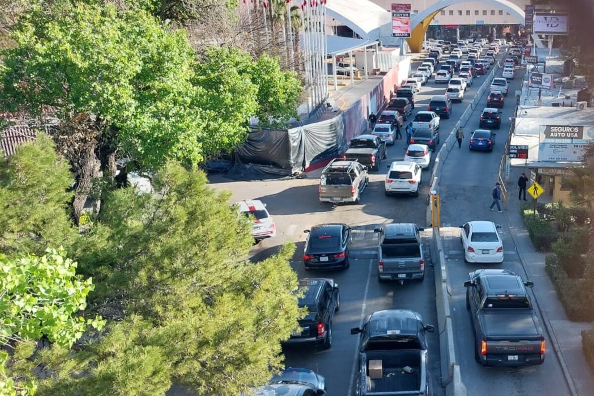 Aprovechan sonorenses día del trabajo para cruzar a EU por Nogales