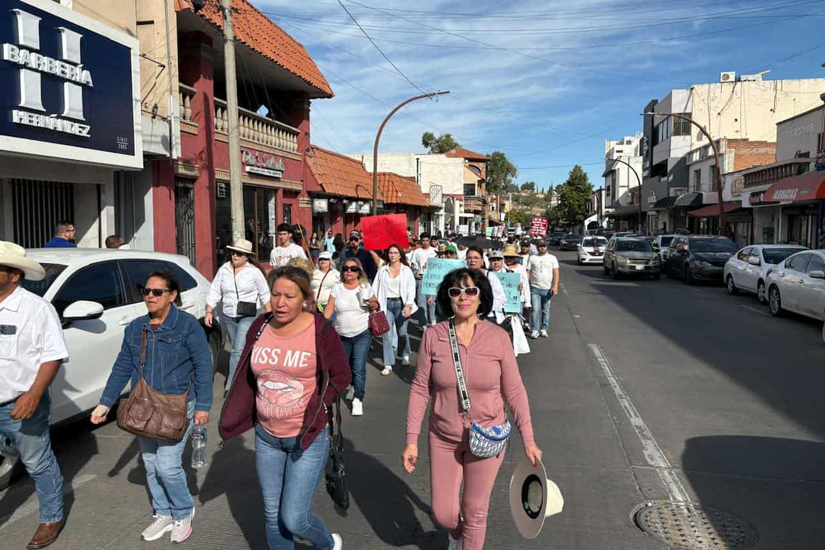 Participan nogalenses en la marcha nacional