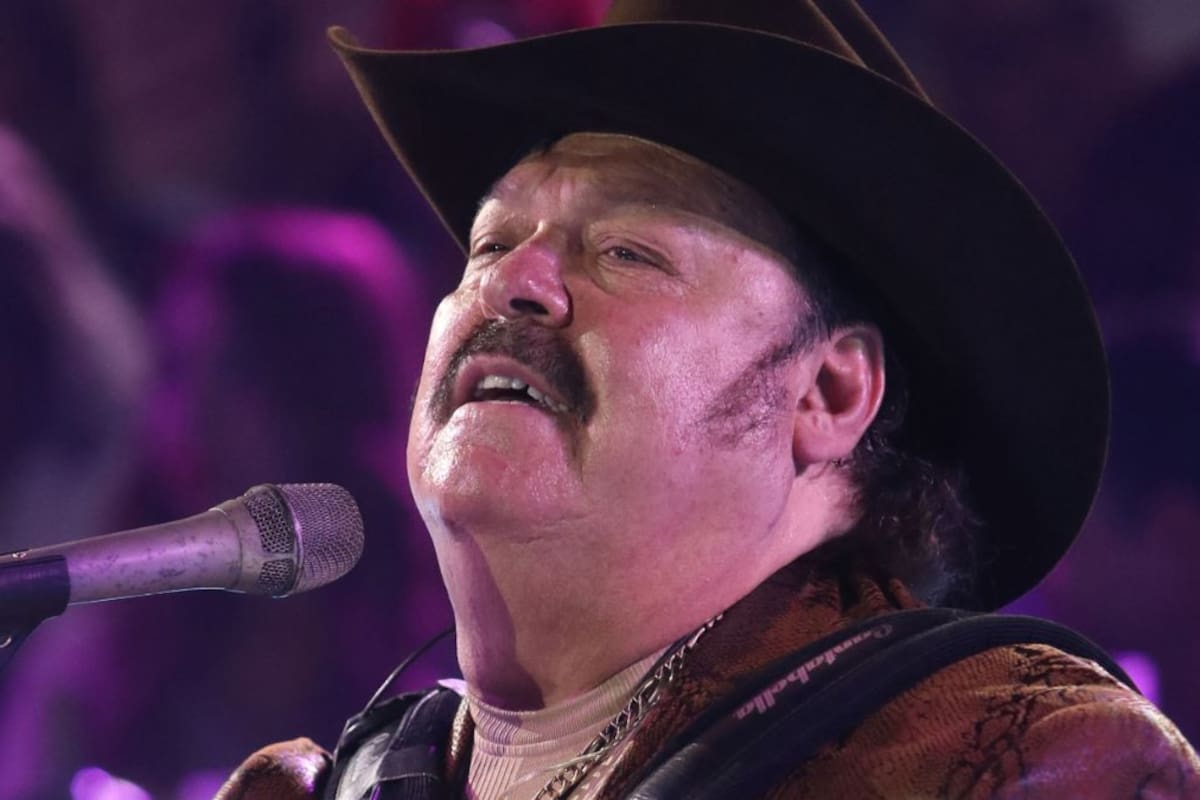 Ramón Ayala habría sido hospitalizado de emergencia tras sufrir una caída; reportan fractura de hombro