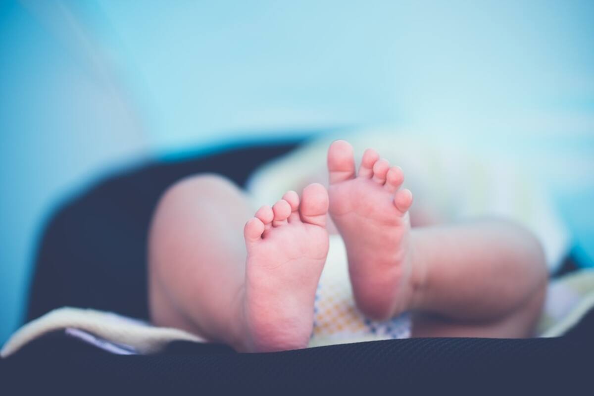 Policía de EU obliga a madre a realizarle sexo oral a su bebé y la graba