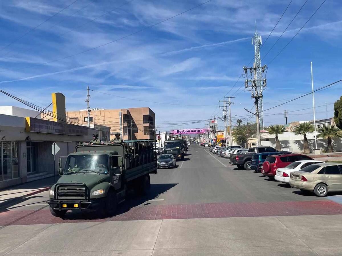 Cabe señalar que desde el lunes 10 del mes en curso, se instalaron retenes militares en las garitas.