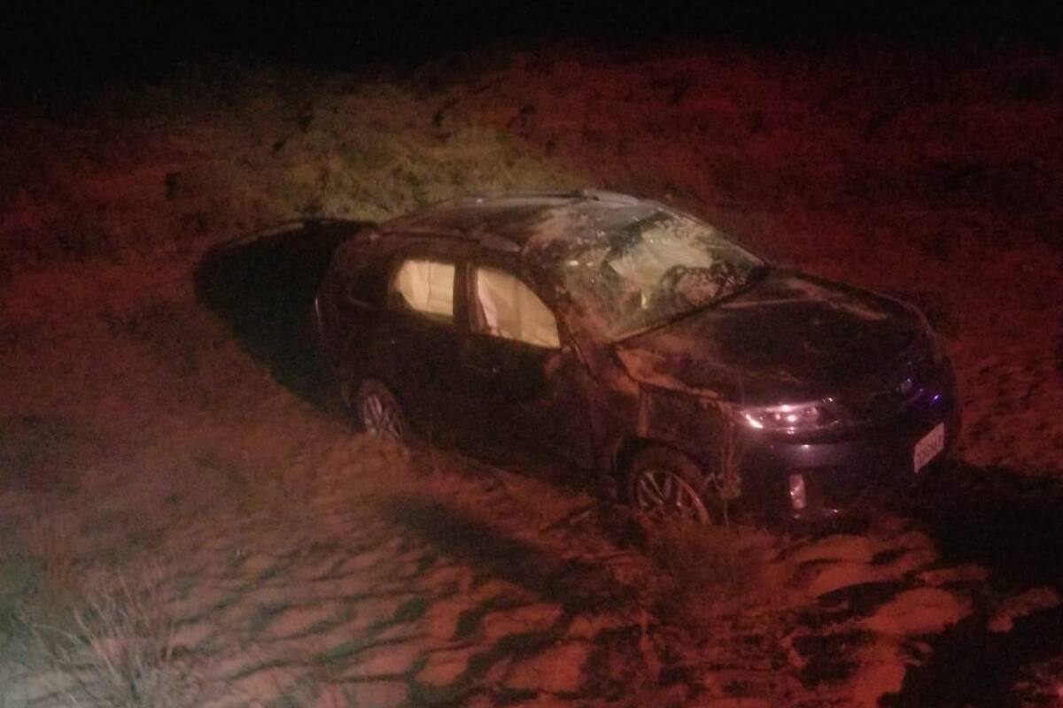 Estadounidense vuelca en carretera a Puerto Peñasco
