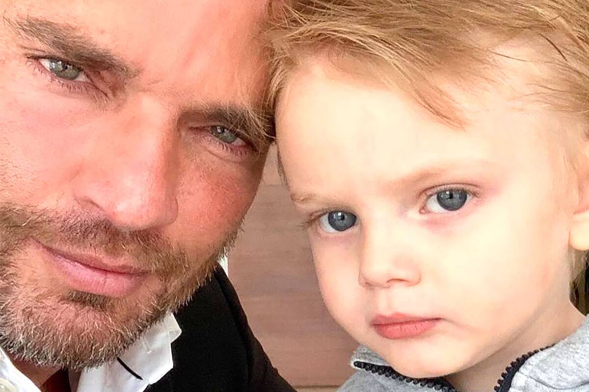 Julián Gil sufre por un video donde aparece su hijo Matías jugando