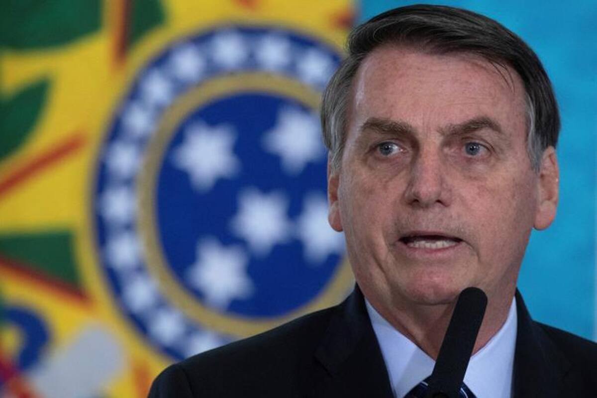 Bolsonaro como Madonna, pasea en moto pese a Covid-19, pero en el agua