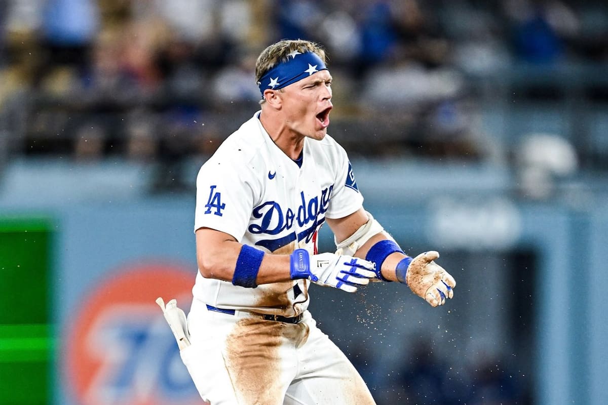 Jugador de Dodgers explota contra MLB por comerciales con mujeres semidesnudas durante los playoffs: “Mi hijo quiere ver beisbol”