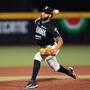Adonis Medina, pitcher vital en la Serie del Rey para Toros