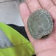 Rescatan a pequeña tortuga de vías de la Línea 2 del Metro en CDMX
