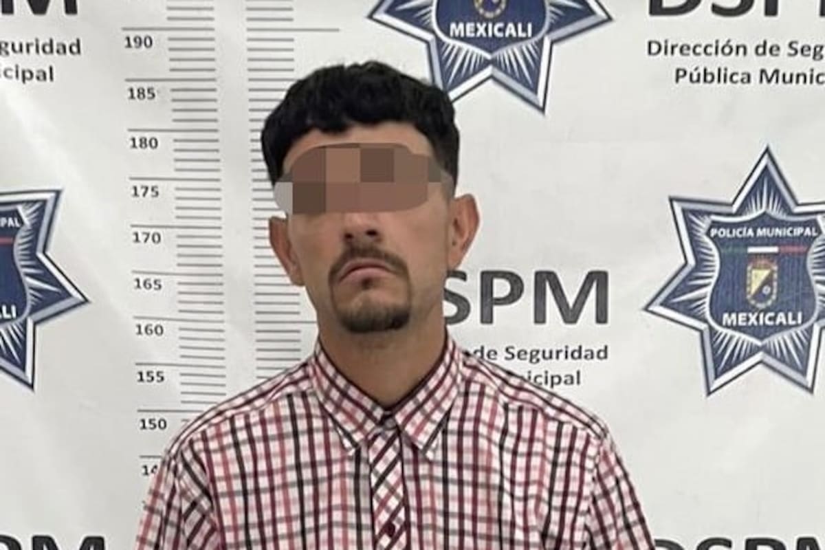 Arrojó piedra a un auto y terminó detenido por orden de aprehensión