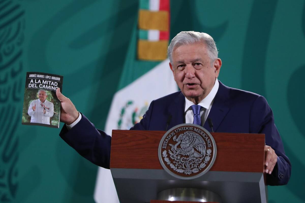 A Mitad del Camino: 5 revelaciones de AMLO en su libro