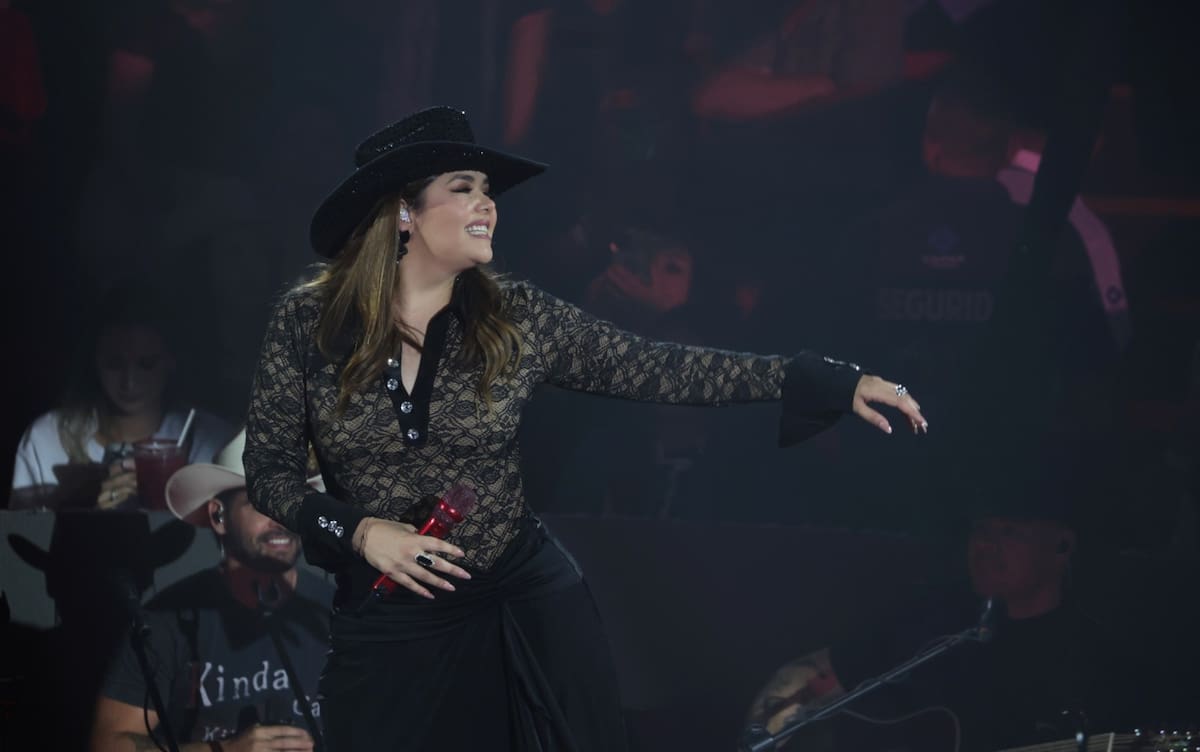 Conexión total: Yuridia y sus fans protagonizan una noche inolvidable.