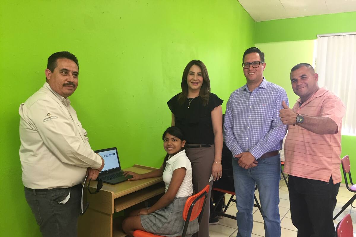 Argonaut y SEC entregan mejoras a escuelas de La Colorada