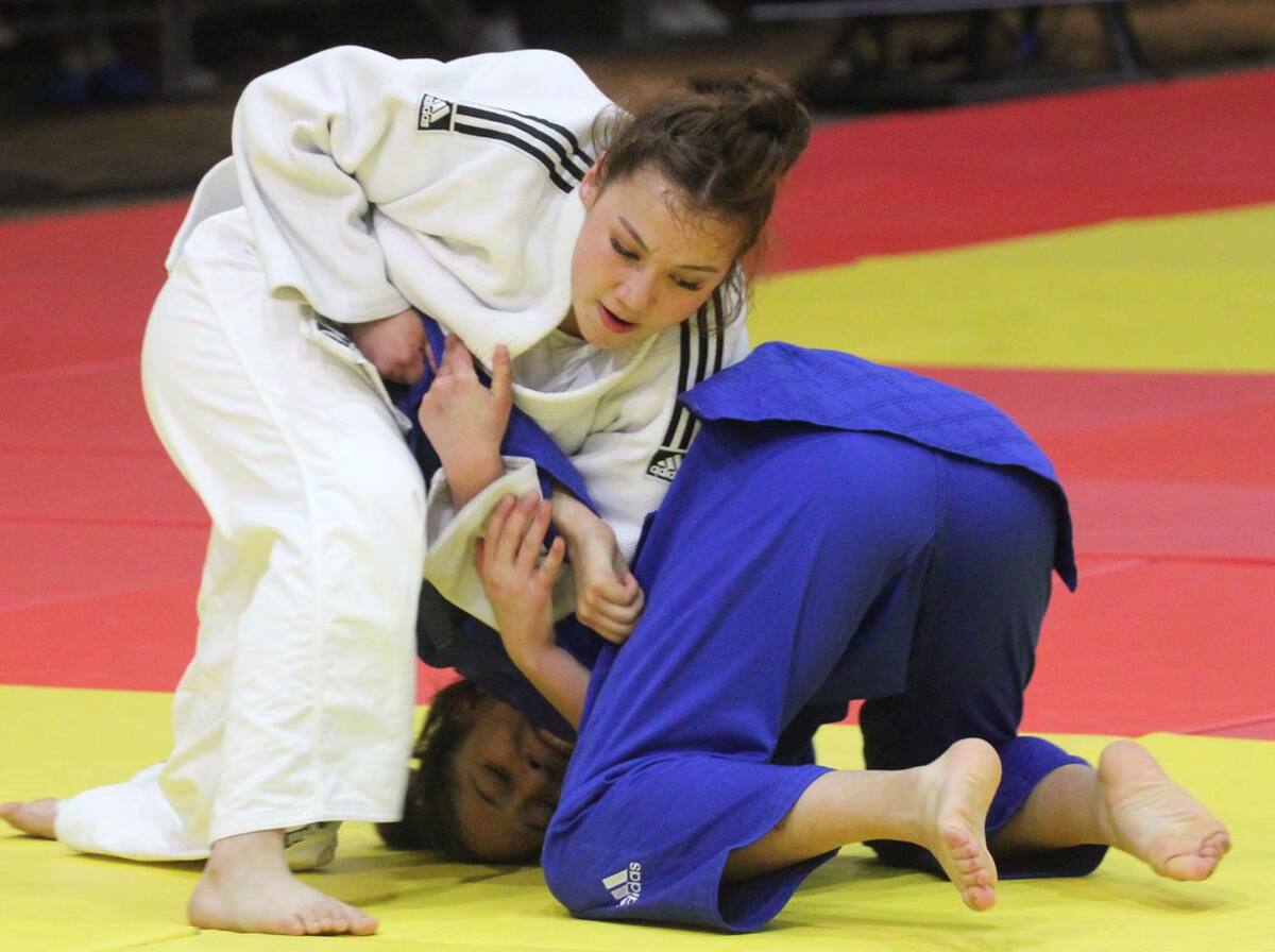 Miriam Silva durante el combate en el que se coronó campeona nacional.