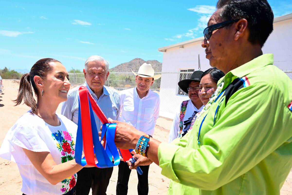 Revisa AMLO acueducto seri; Sheinbaum dice dará continuidad
