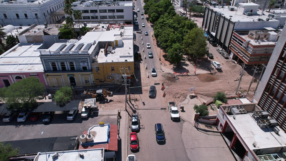 En el cruce de la calle Moreno y Bulevar Hidalgo, está una de las obras que
se realizan en la modernización de las calles del Centro de Hermosillo. FOTO: JUAN HERNÁNDEZ