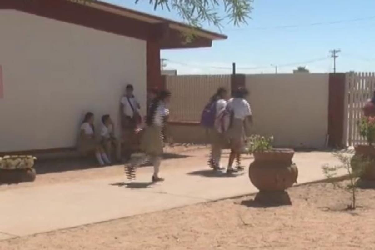 Asaltan secundaria en la madrugada